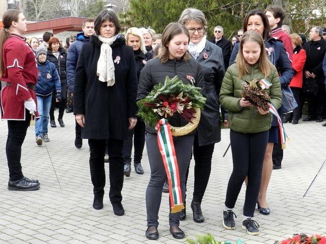 A haza minden előtt 25